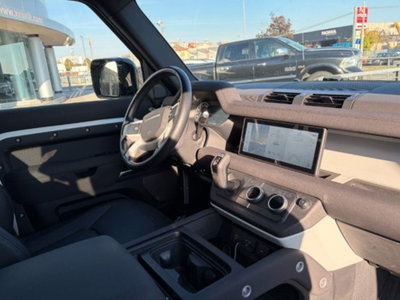 Land Rover Defender 110 3.0d i6 mhev X-Dynamic SE awd 200cv auto (7)