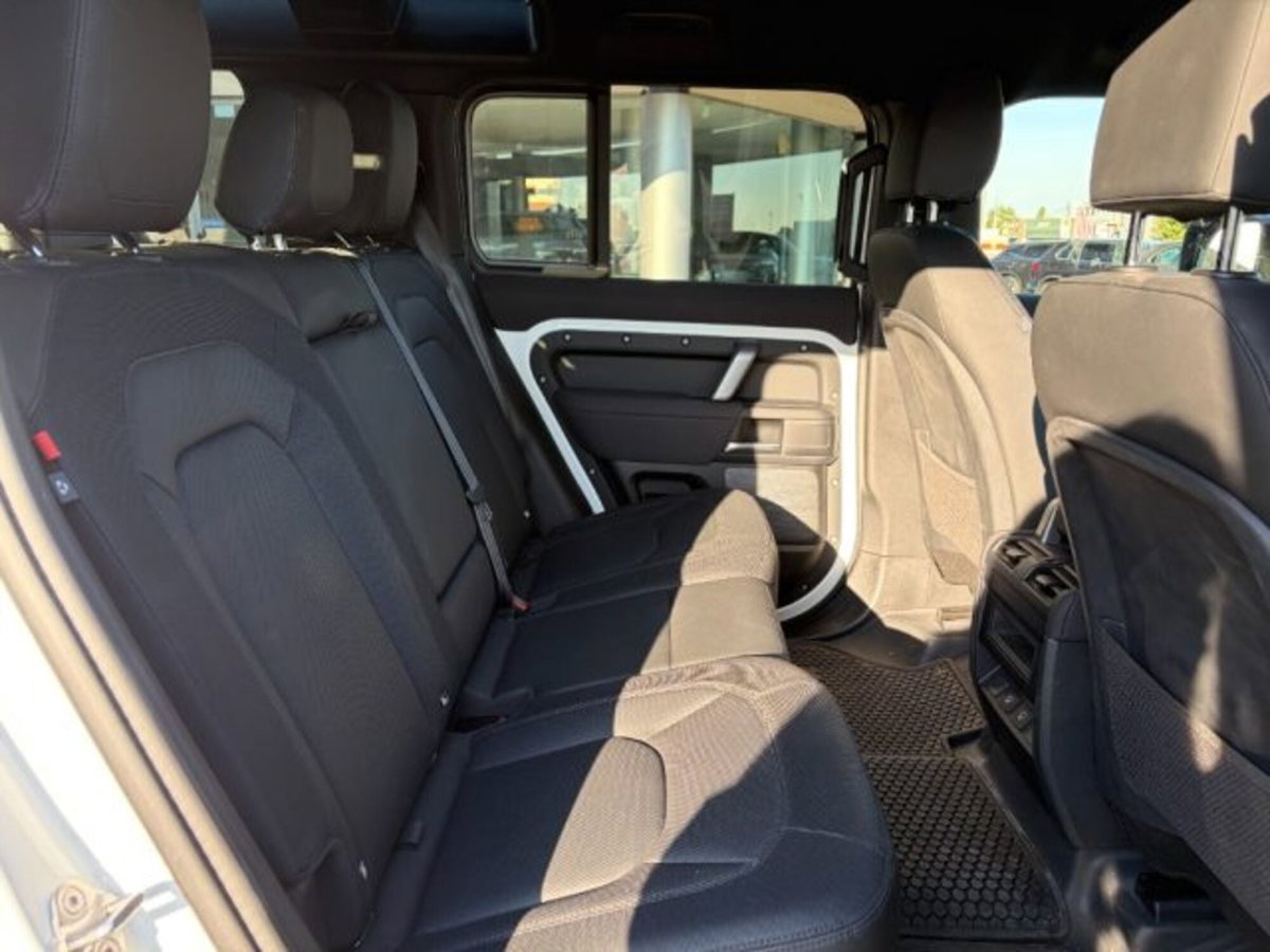 Land Rover Defender 110 3.0d i6 mhev X-Dynamic SE awd 200cv auto (9)