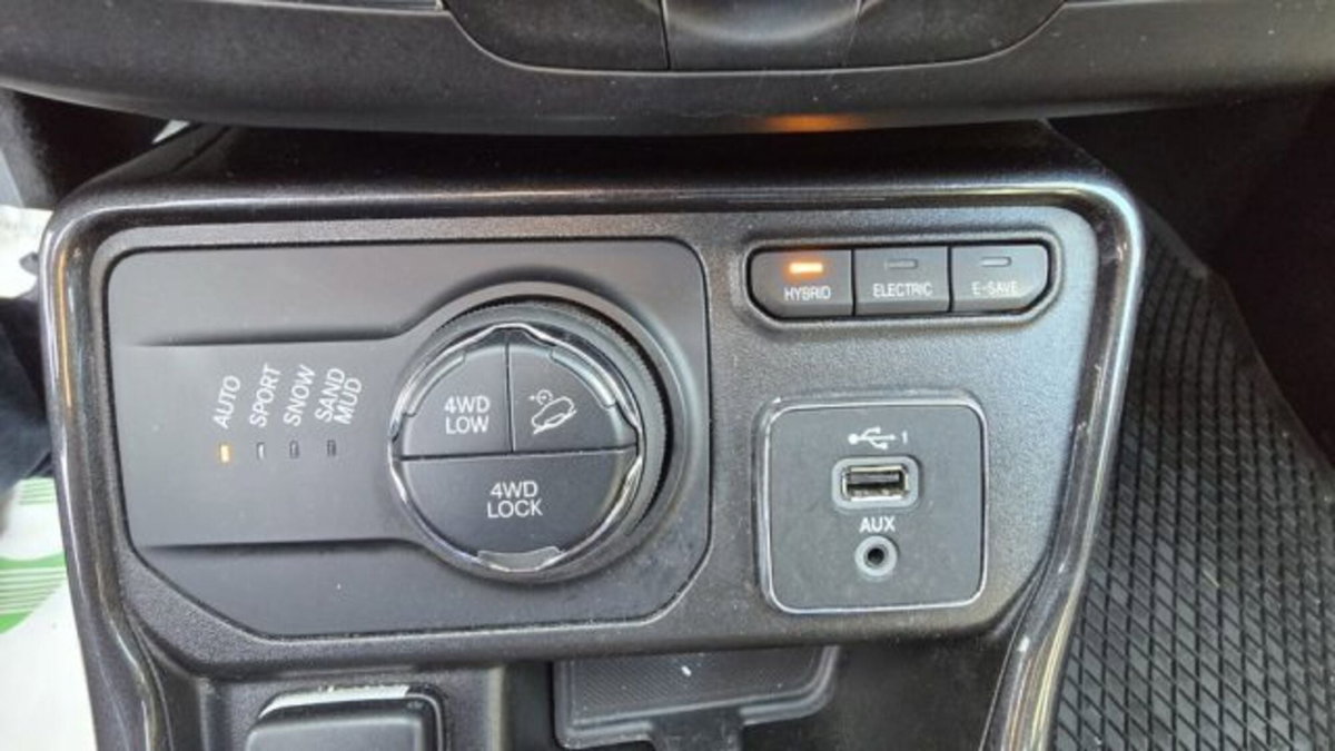 Jeep Compass 1.3 T4 190CV PHEV AT6 4xe Limited (11)