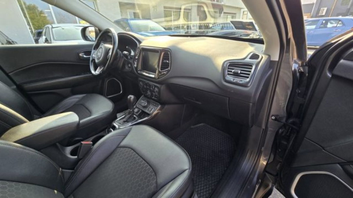 Jeep Compass 1.3 T4 190CV PHEV AT6 4xe Limited (12)