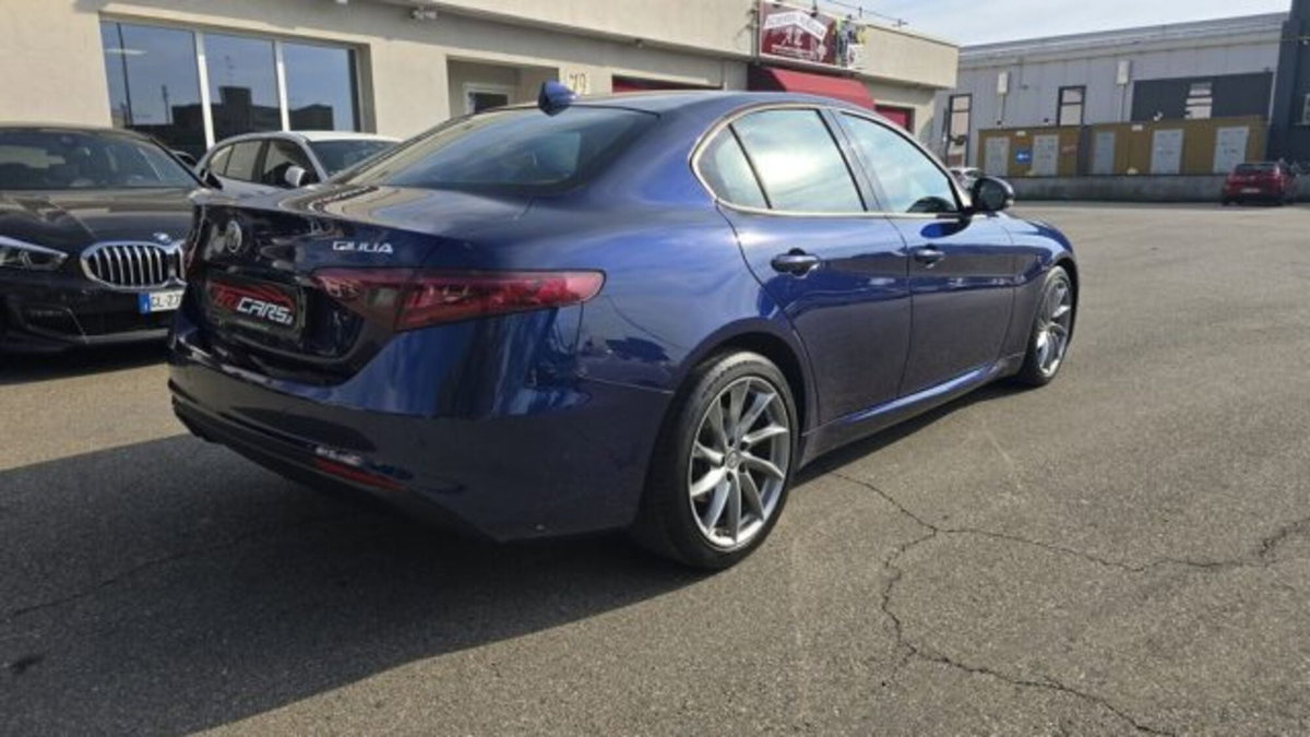 Alfa Romeo Giulia 2.2 Turbodiesel 150 CV AT8 Super (2)