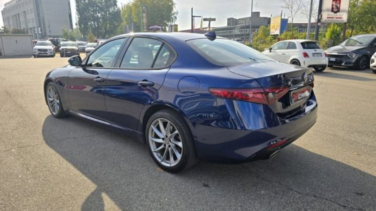 Alfa Romeo Giulia 2.2 Turbodiesel 150 CV AT8 Super (4)