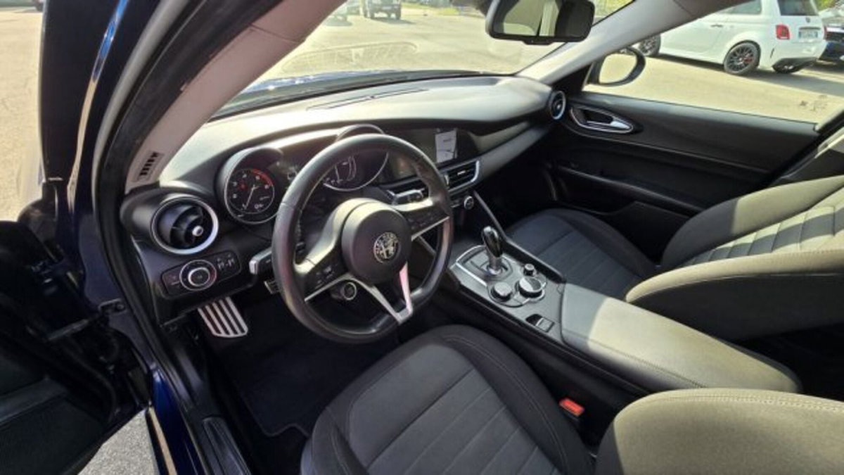 Alfa Romeo Giulia 2.2 Turbodiesel 150 CV AT8 Super (9)