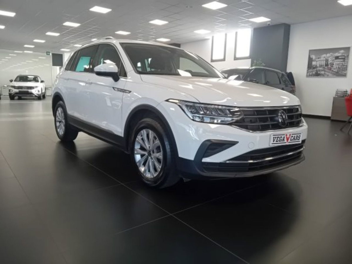 Volkswagen Tiguan 2.0 TDI 150 CV SCR DSG 4MOTION Life (3)