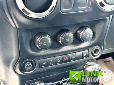 Jeep Wrangler 2.8 CRD DPF Sahara Auto (11)