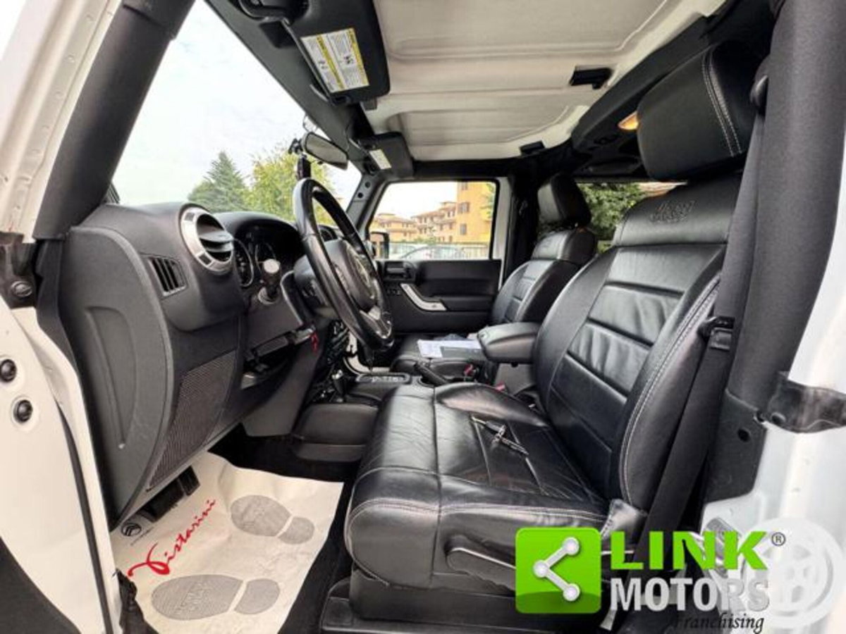 Jeep Wrangler 2.8 CRD DPF Sahara Auto (4)