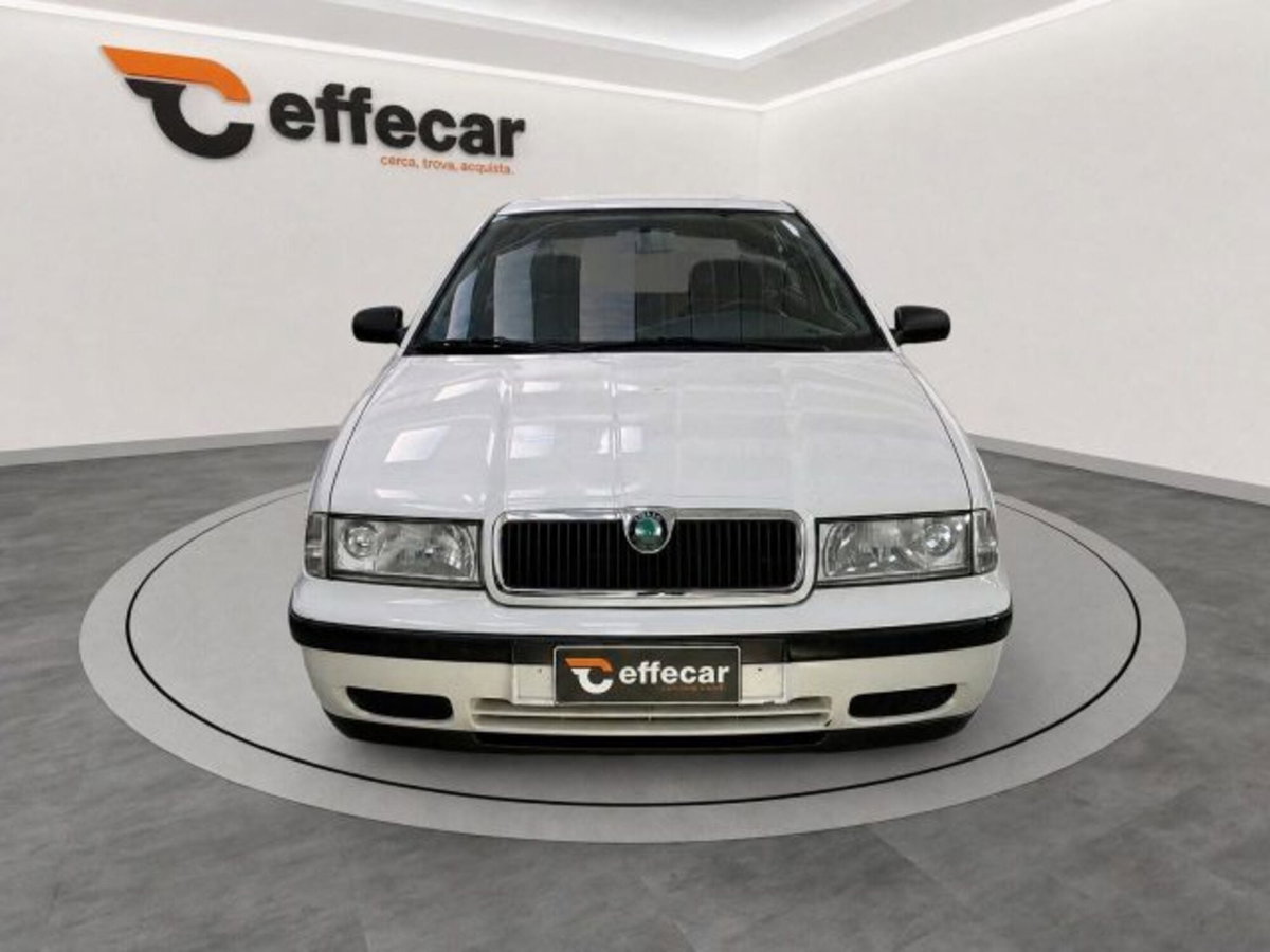 Skoda Octavia 1.6/75 CV cat GLX (2)