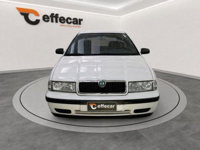 Skoda Octavia 1.6/75 CV cat GLX (2)