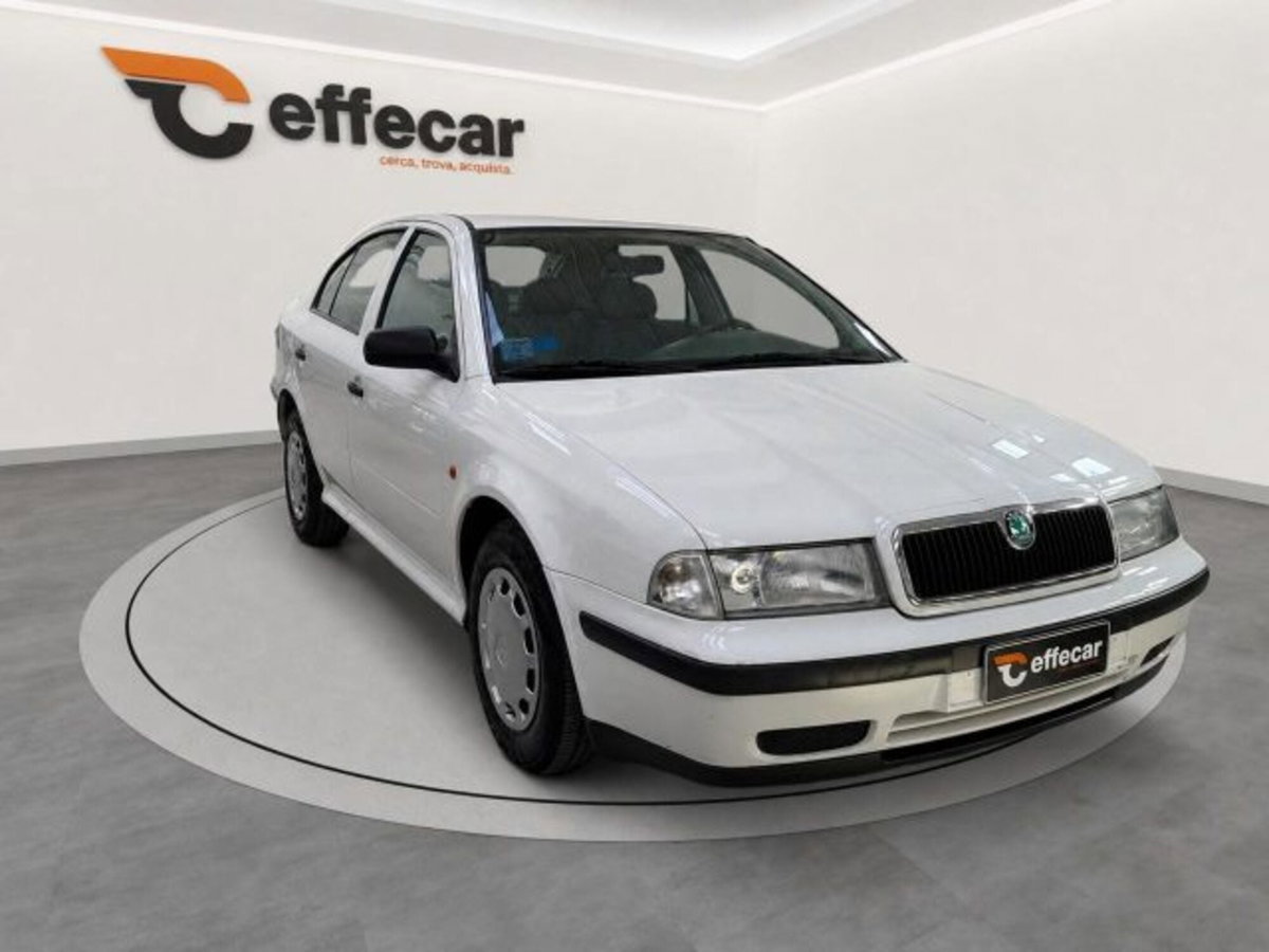 Skoda Octavia 1.6/75 CV cat GLX (3)