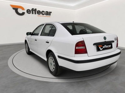 Skoda Octavia 1.6/75 CV cat GLX (4)