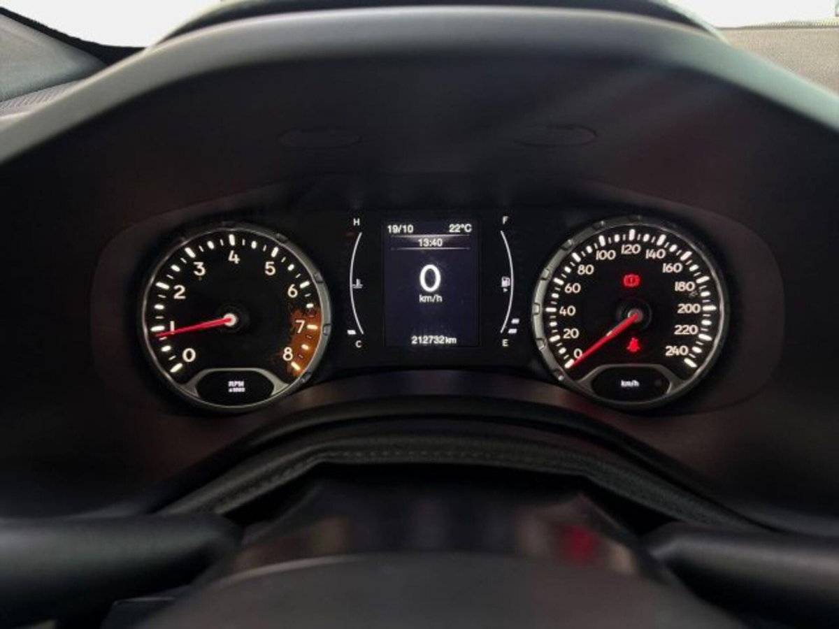 Jeep Renegade 1.6 E-TorQ EVO Longitude (9)