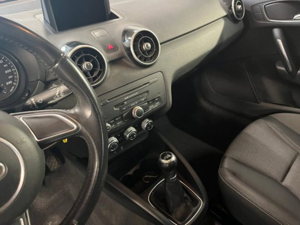 Audi A1 1.6 TDI 105 CV Ambition (13)