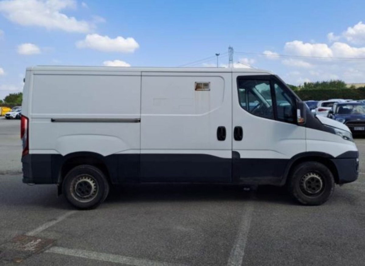 Iveco Daily Furgone 33S16V 2.3 HPT PM-TN Furgone (4)