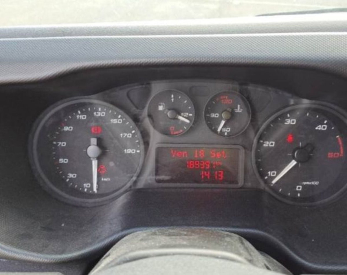 Iveco Daily Furgone 33S16V 2.3 HPT PM-TN Furgone (8)
