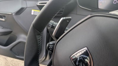 Peugeot 208 50 kWh Allure (11)