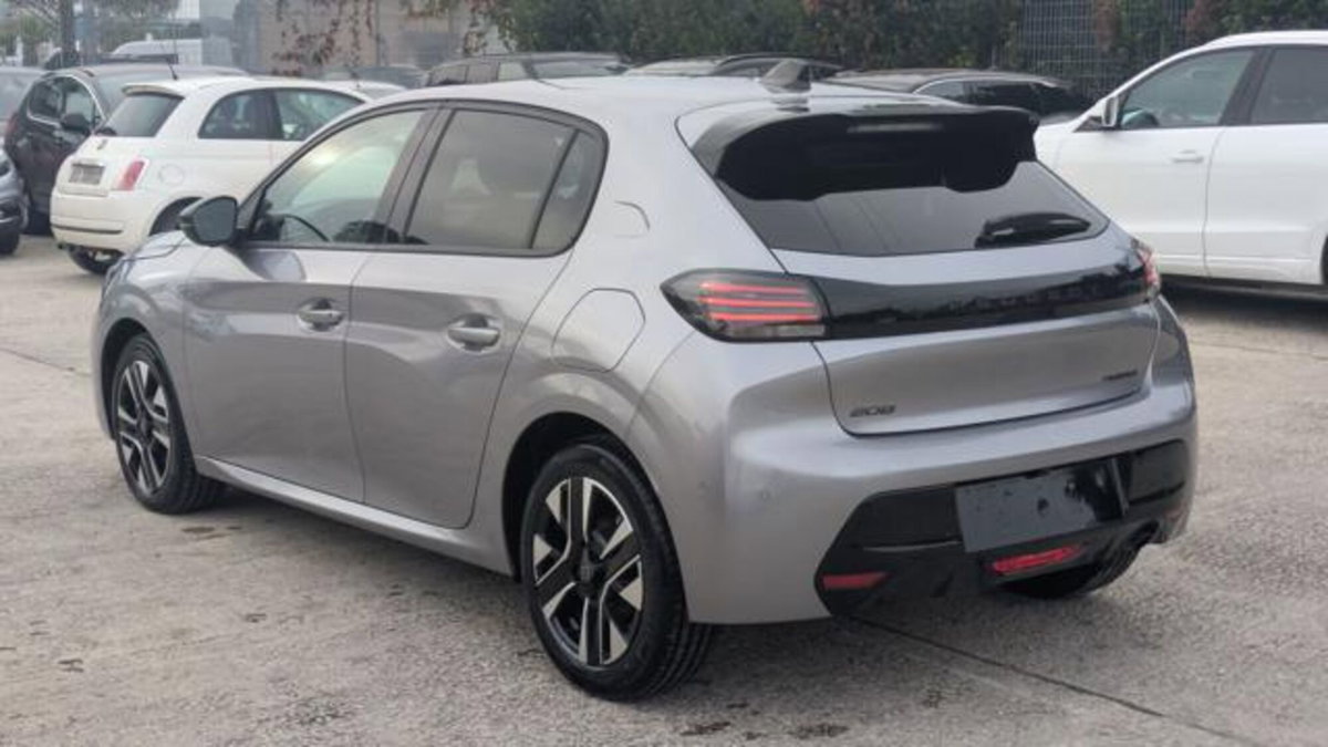 Peugeot 208 50 kWh Allure (4)