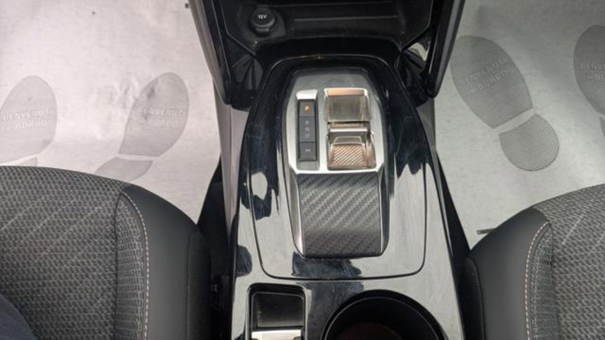 Peugeot 208 50 kWh Allure (9)