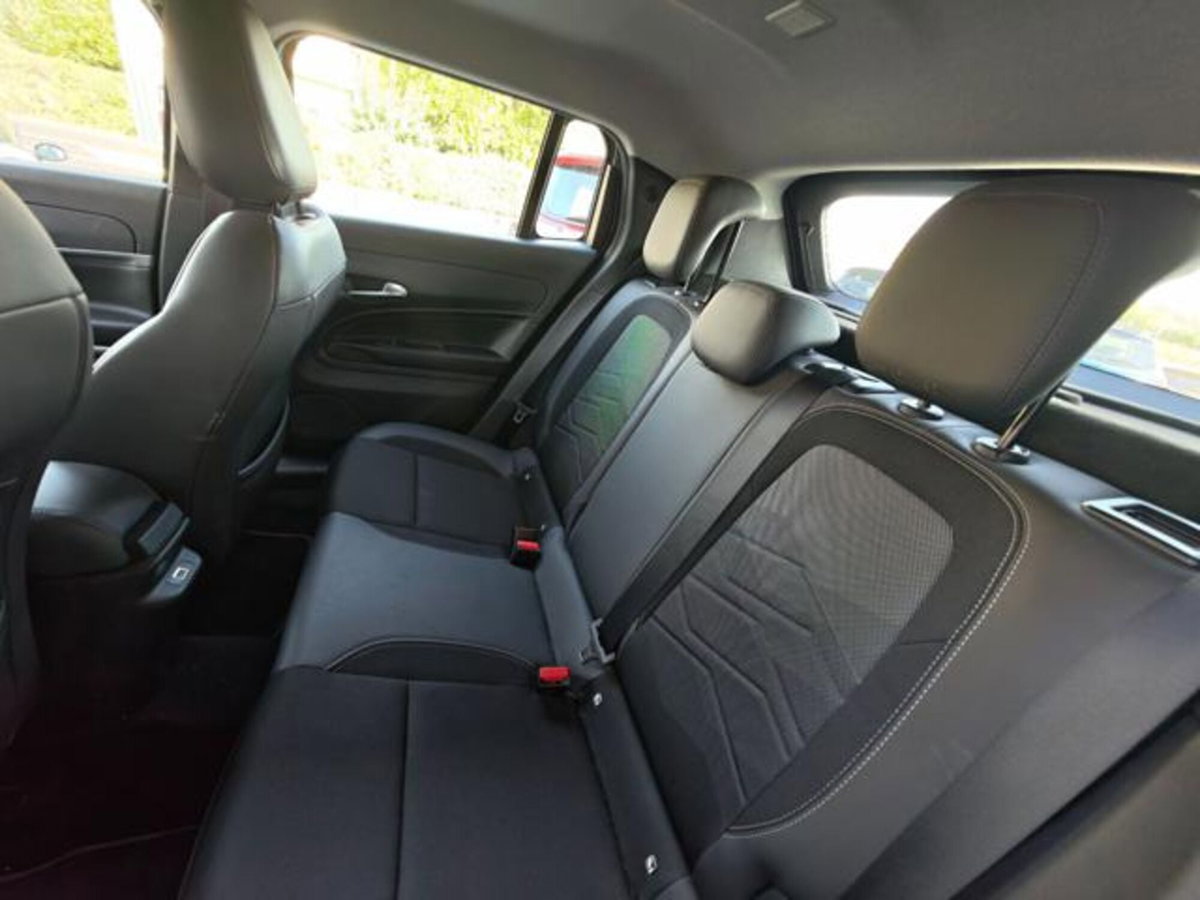 Jeep Avenger 1.2 turbo Altitude fwd 100cv (8)
