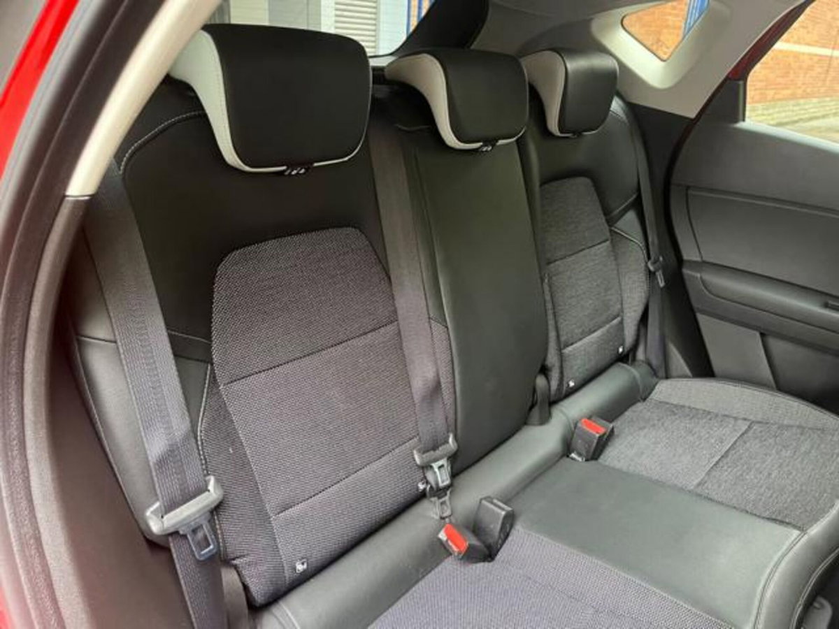 Renault Captur TCe 90 CV Intens (14)