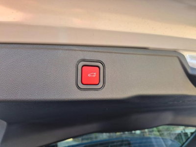Jeep Avenger 1.2 turbo Summit fwd 100cv (15)