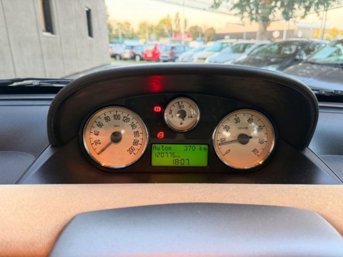 Lancia Ypsilon Oro 100 (12)