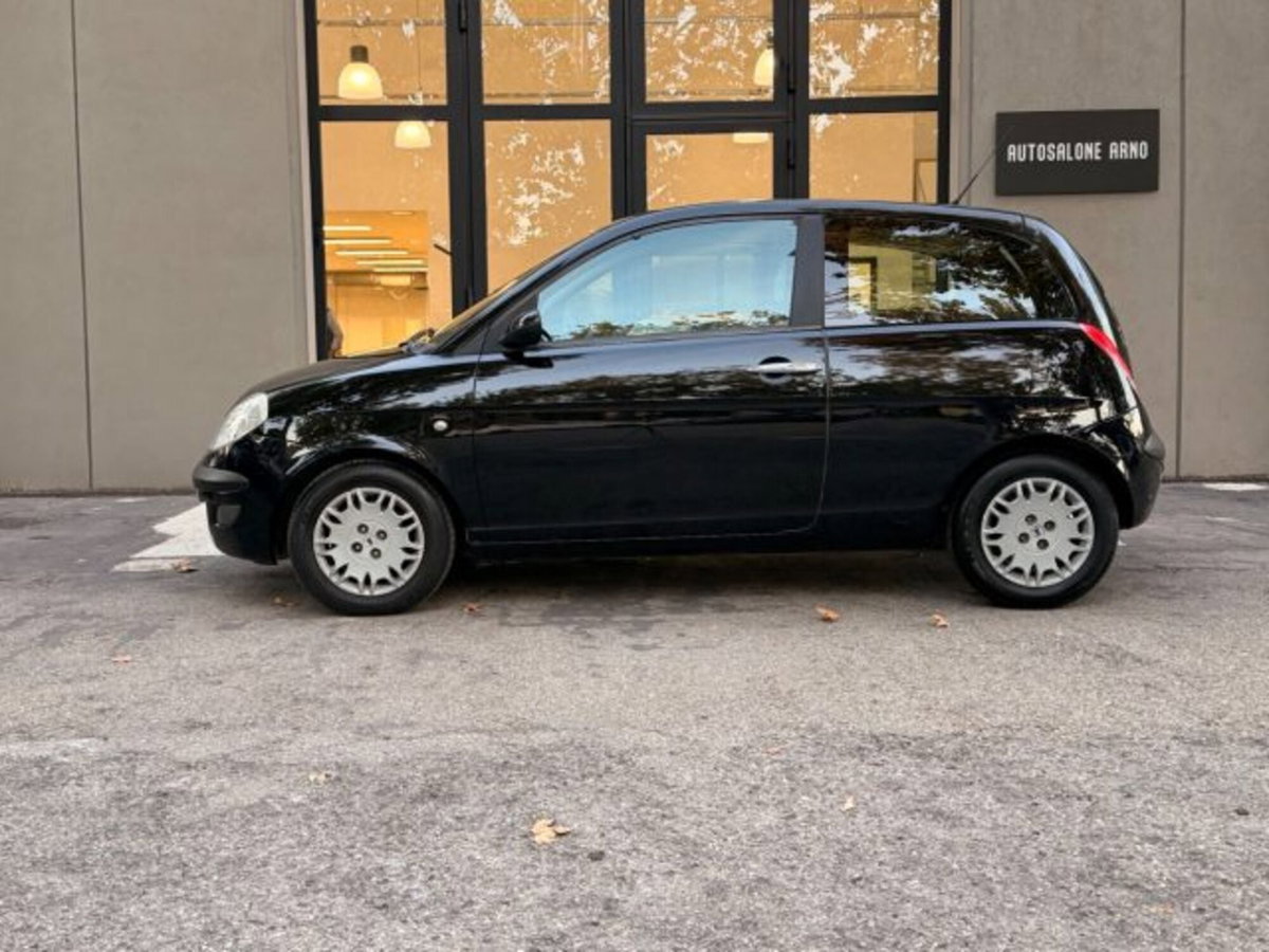Lancia Ypsilon Oro 100 (4)