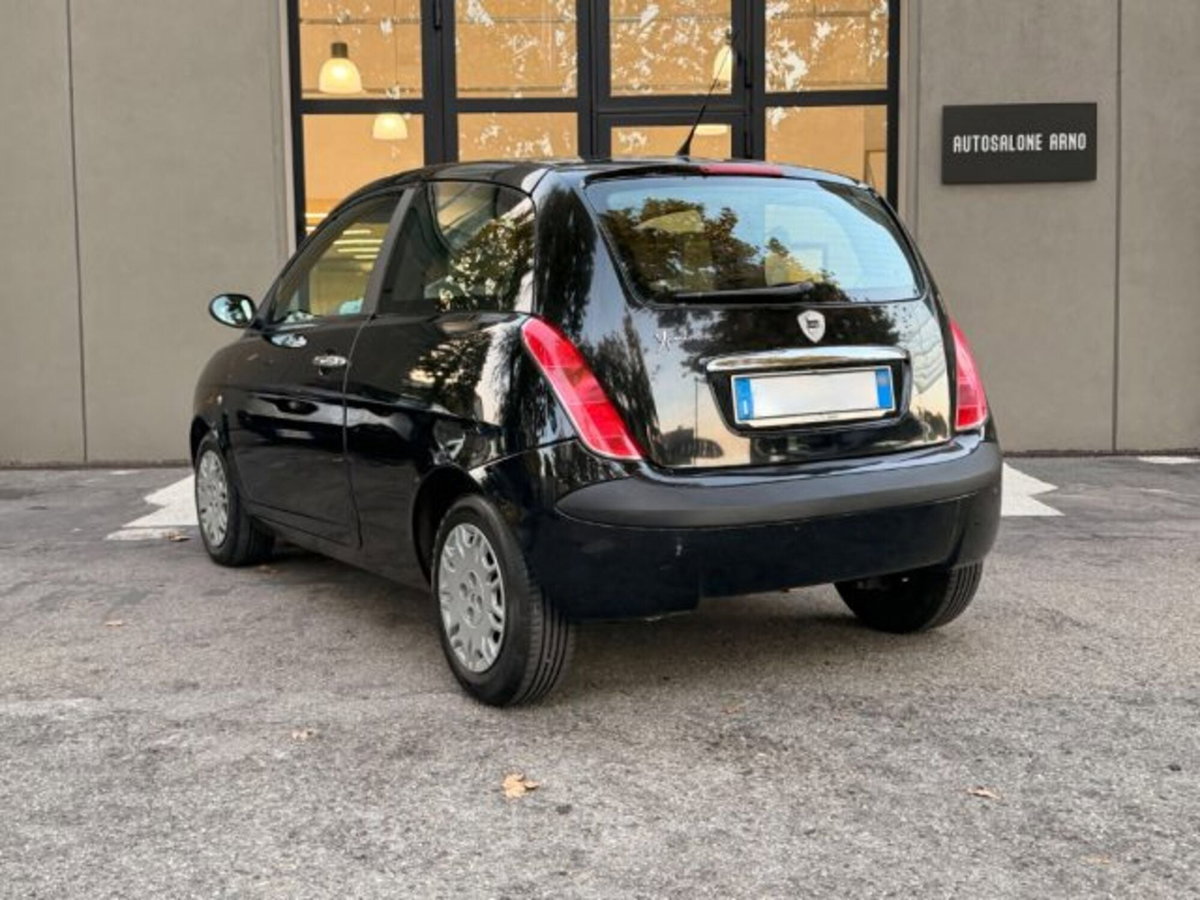Lancia Ypsilon Oro 100 (5)