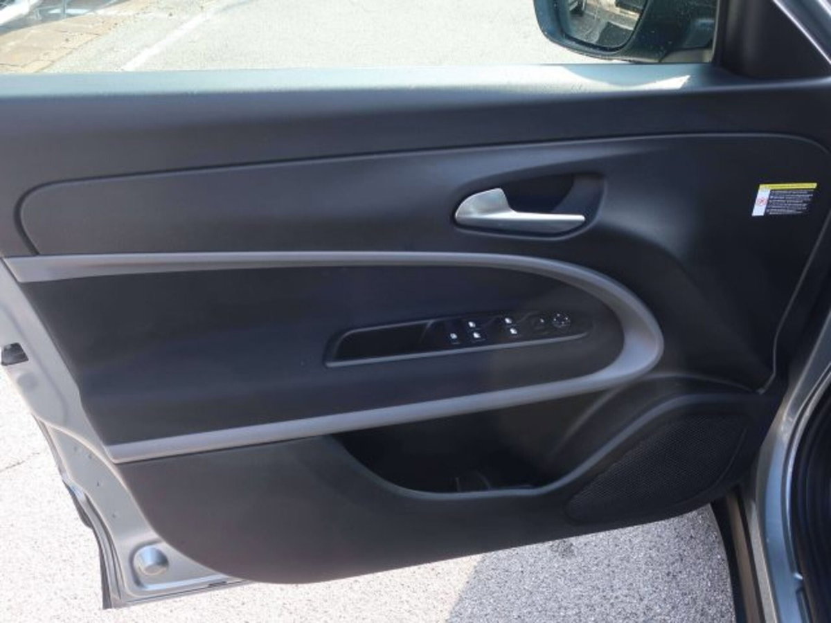 Jeep Avenger 1.2 turbo Longitude fwd 100cv (4)