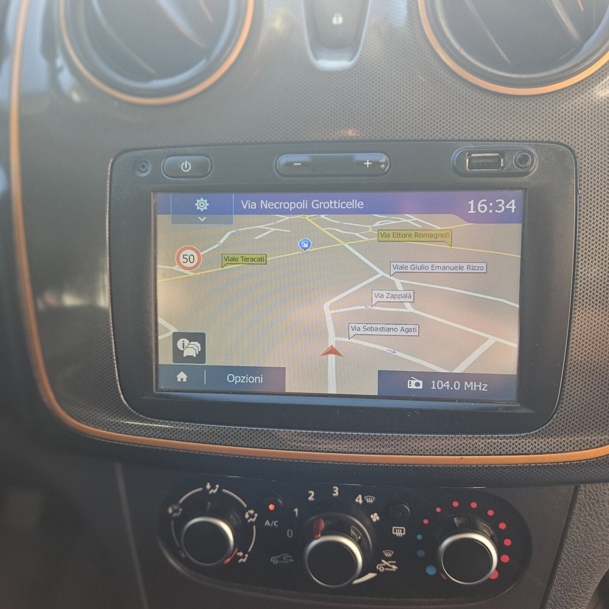 Dacia Sandero 1.5 dCi 8V 90CV S&S Serie Speciale Brave (12)