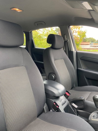 Chevrolet Captiva 2.4 LS (9)