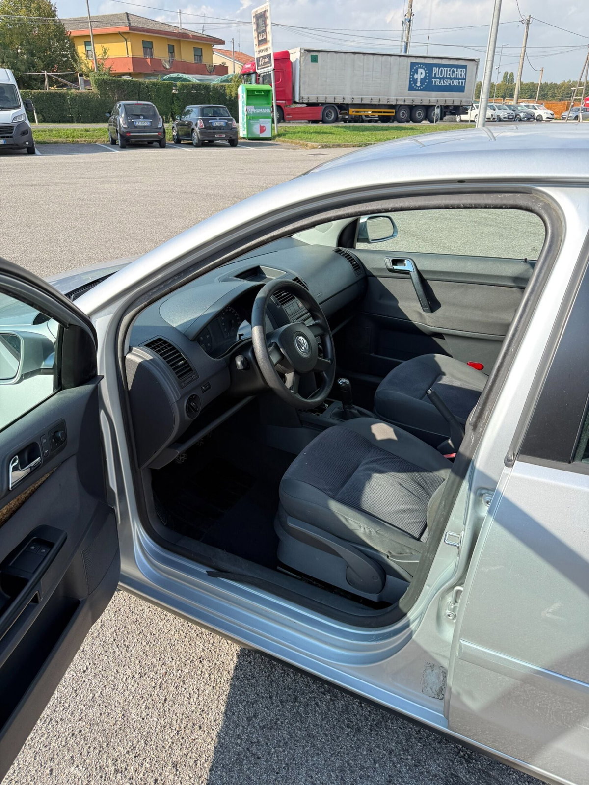 Volkswagen Polo 1.2 12V 5p. Trendline (8)