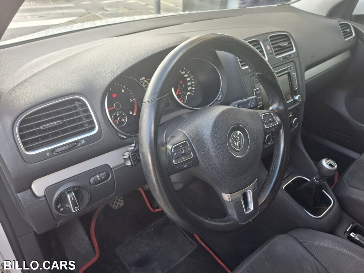 Volkswagen Golf 1.6 TDI DPF 5p. Highline (6)