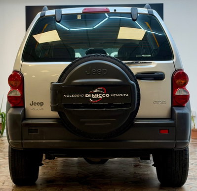 Jeep Cherokee 2.5 CRD Sport (6)