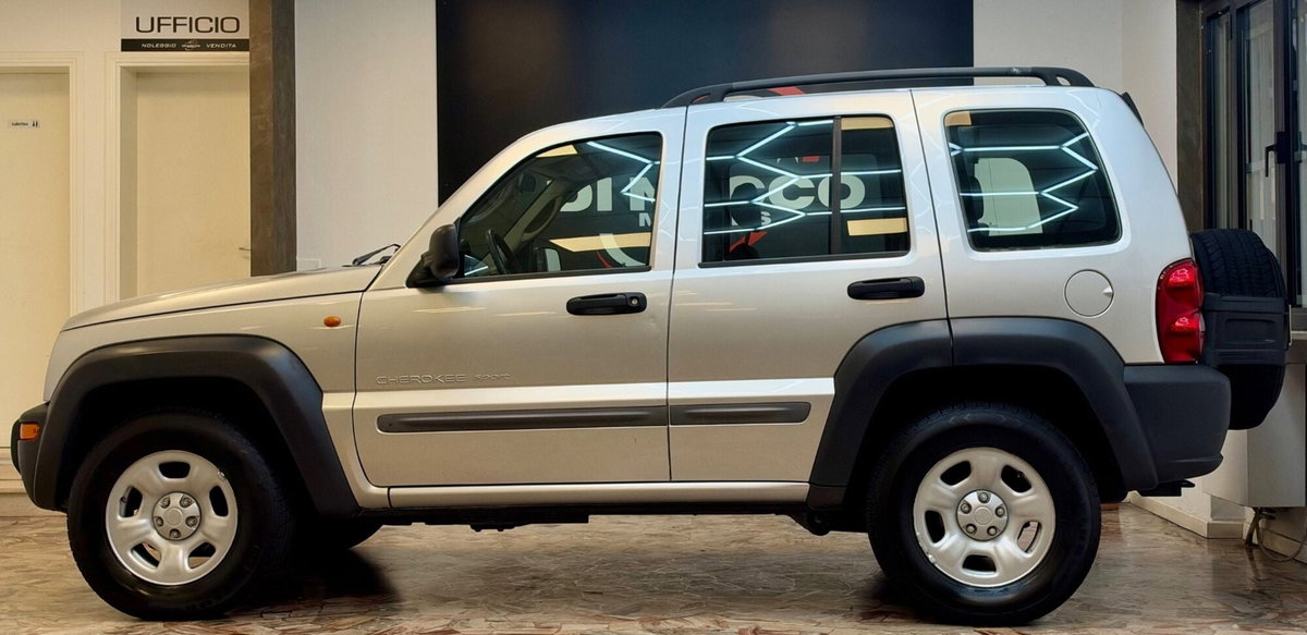 Jeep Cherokee 2.5 CRD Sport (8)
