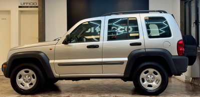 Jeep Cherokee 2.5 CRD Sport (8)