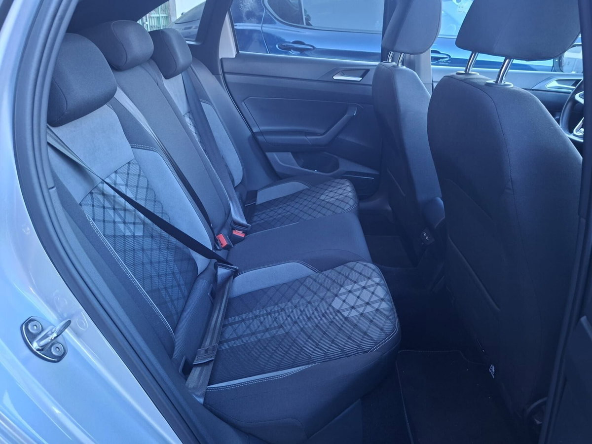 Volkswagen Taigo 1.5 tsi R-Line 150cv dsg (18)