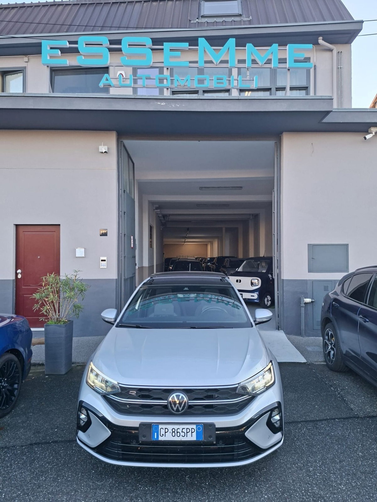 Volkswagen Taigo 1.5 tsi R-Line 150cv dsg (3)