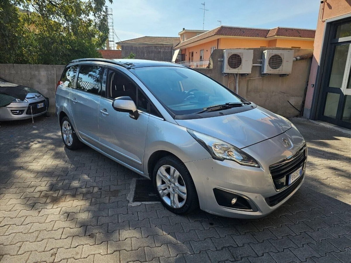 Peugeot 5008 BlueHDi 120 S&S Allure (4)