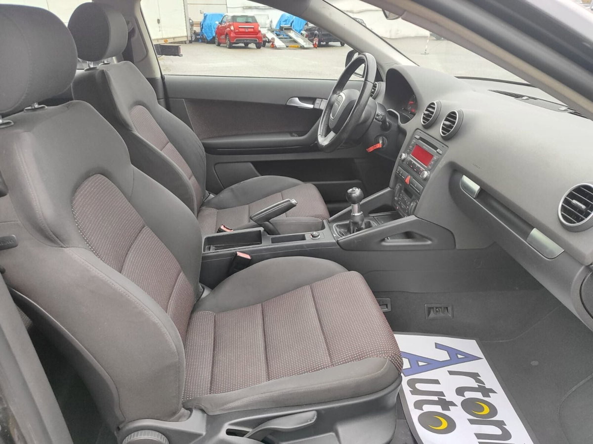 Audi A3 1.6 16V FSI Ambition (13)