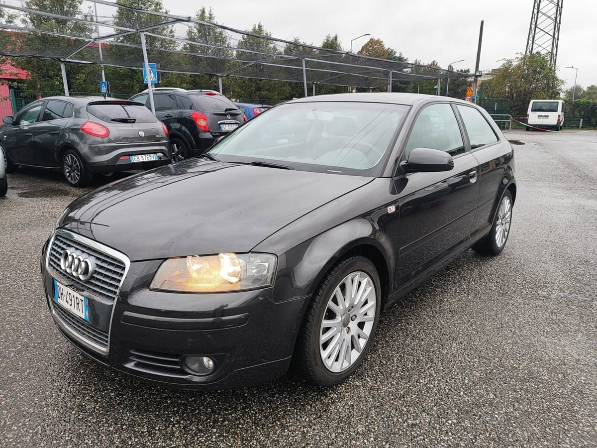 Audi A3 1.6 16V FSI Ambition (2)