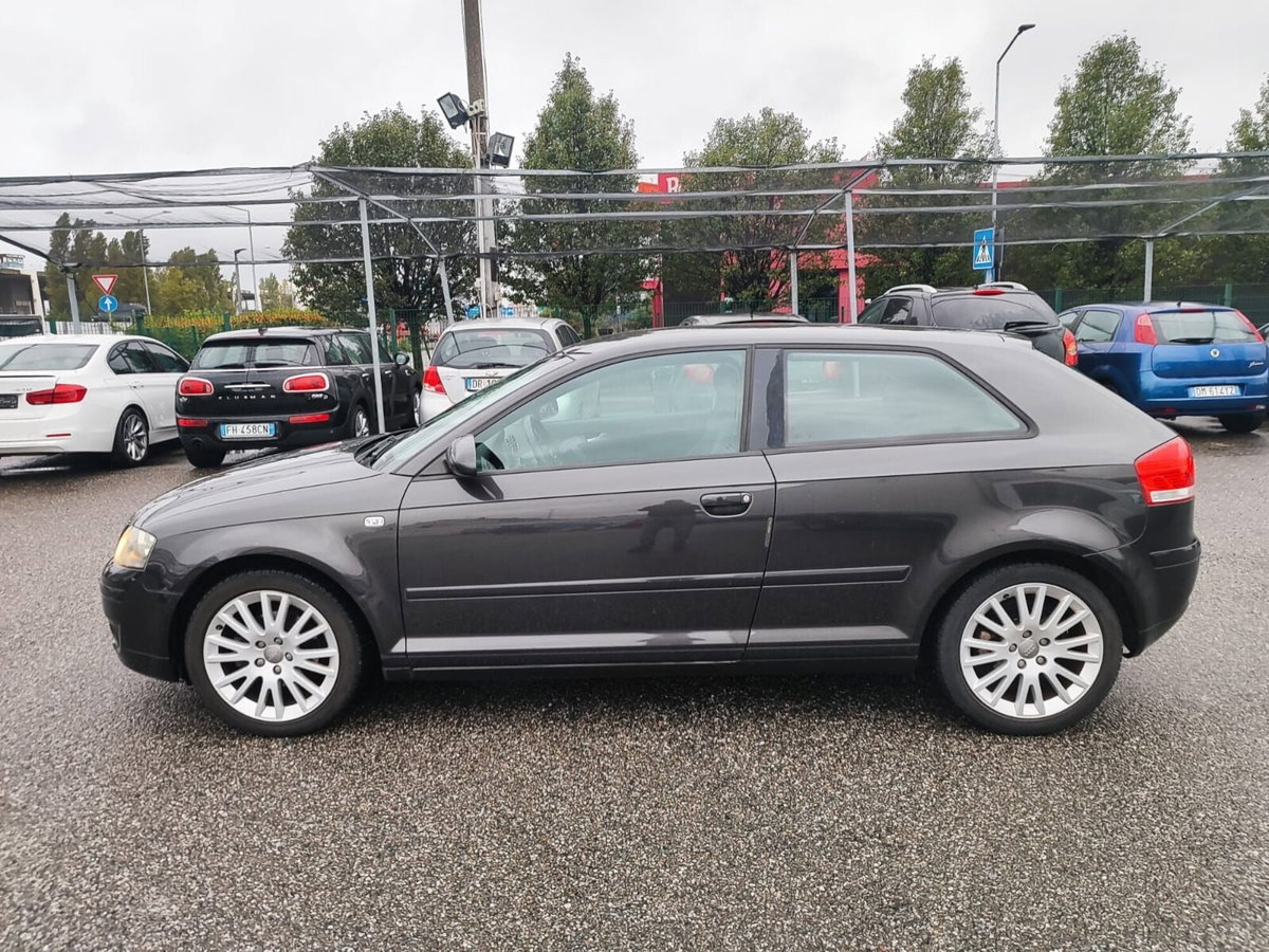 Audi A3 1.6 16V FSI Ambition (3)