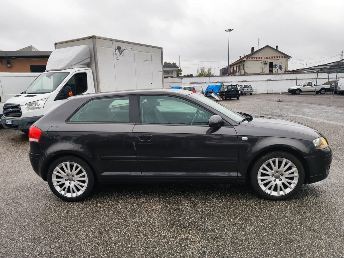 Audi A3 1.6 16V FSI Ambition (7)