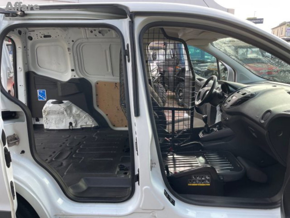 Ford Transit Courier 1.5 TDCi 75CV  Trend (11)
