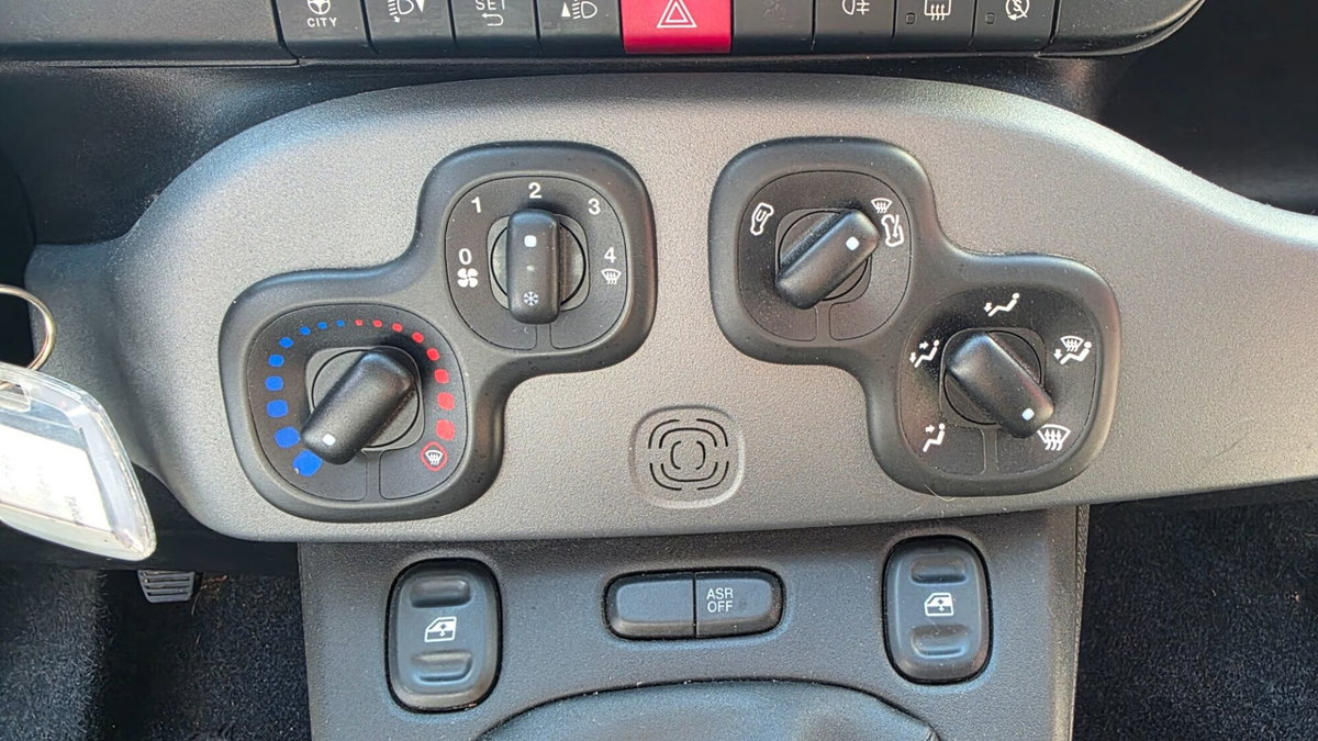 Fiat Panda 1.0 FireFly S&S Hybrid City Cross (13)