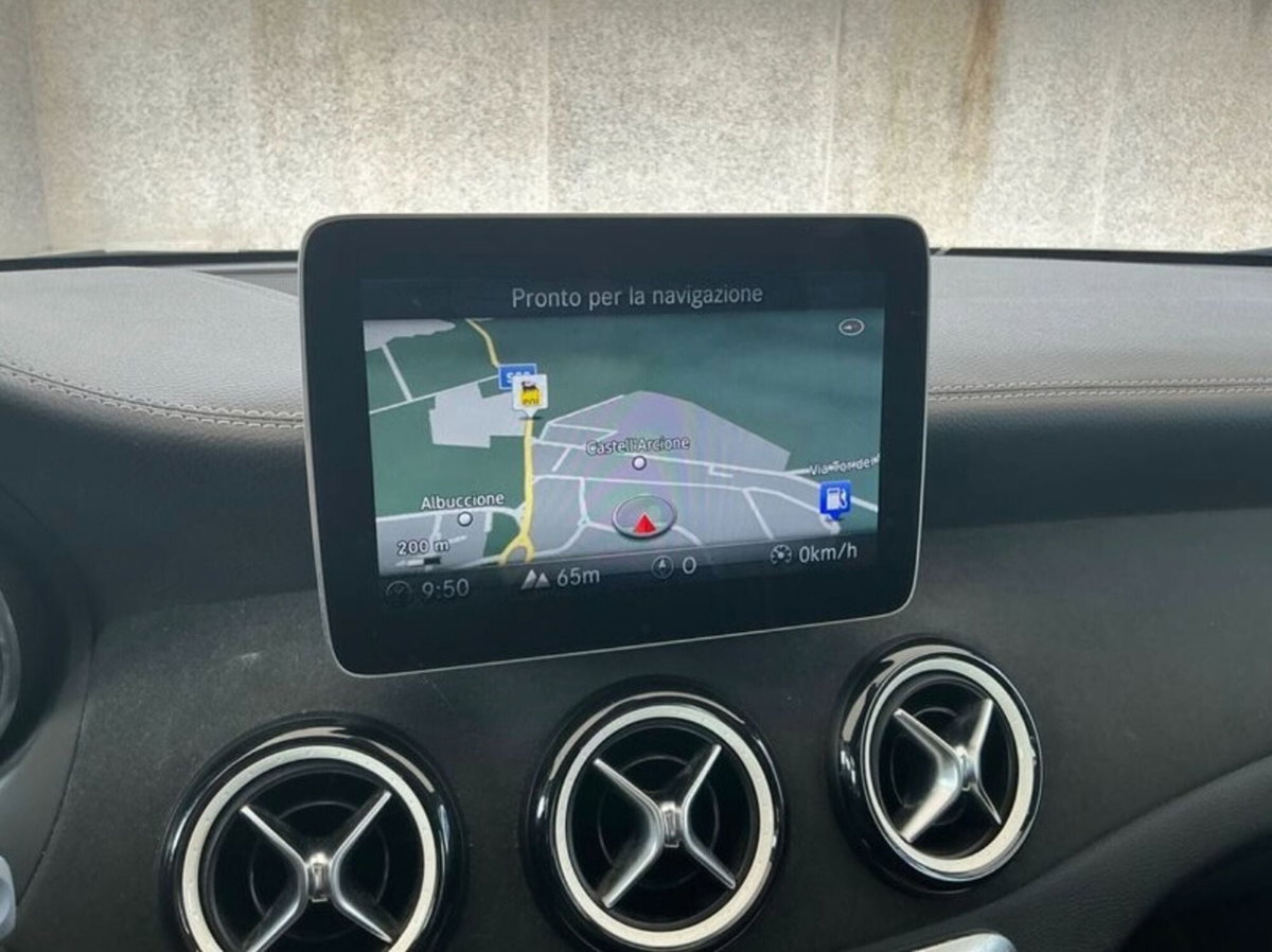 Mercedes-Benz Classe A 180 d Automatic Premium (13)