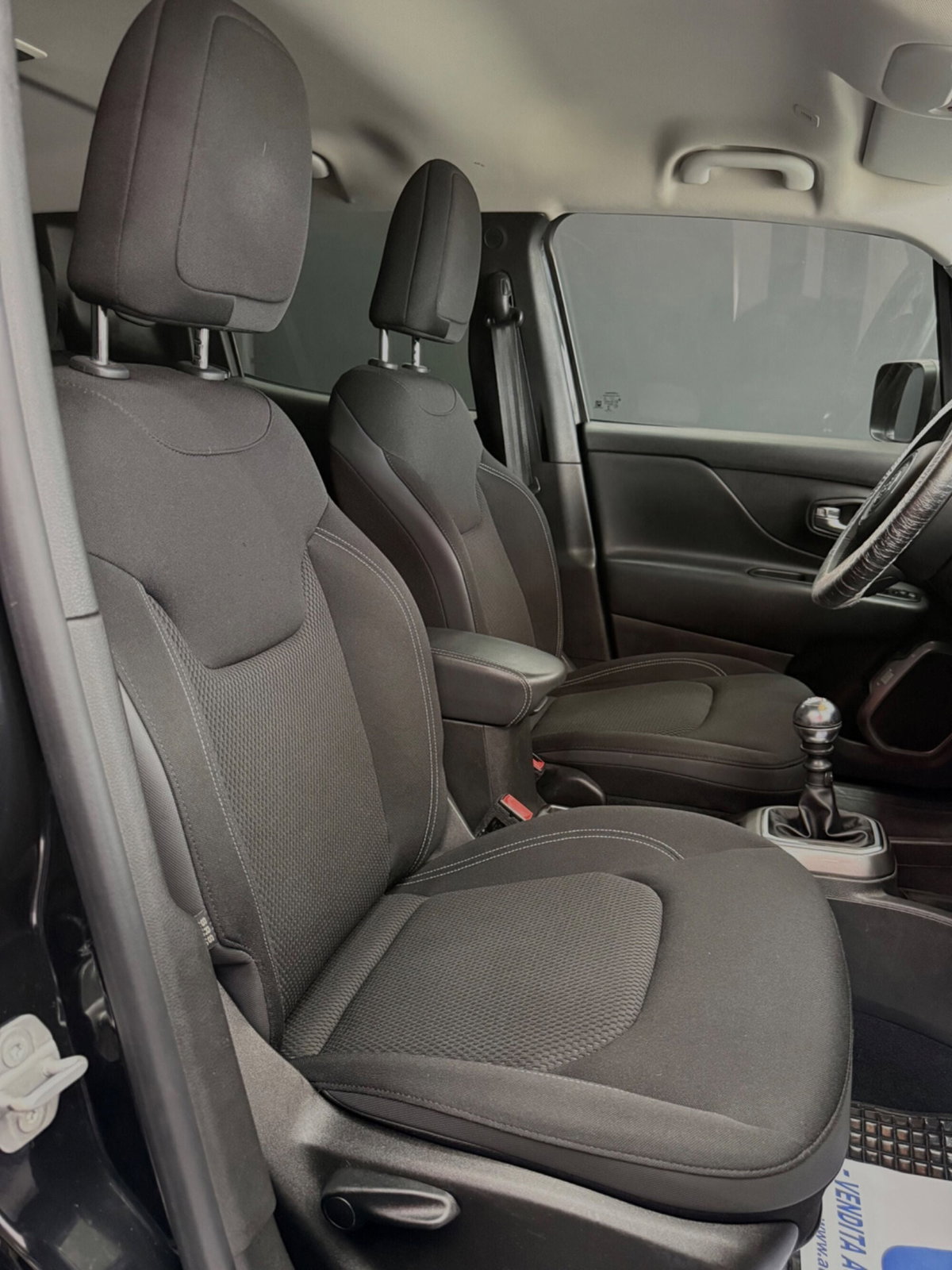 Jeep Renegade 1.6 Mjt 130 CV Limited (15)