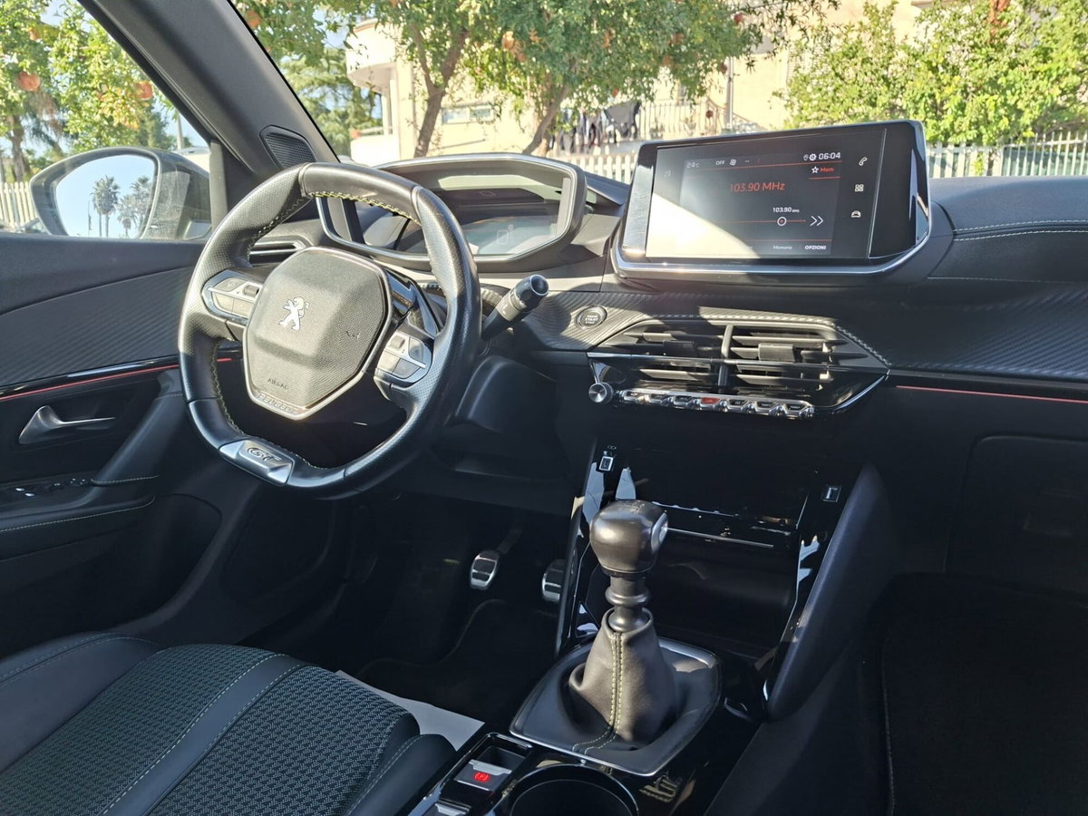 Peugeot 2008 BlueHDi 100 S&S GT Line (15)