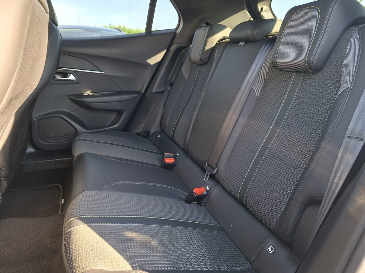Peugeot 2008 BlueHDi 100 S&S GT Line (18)