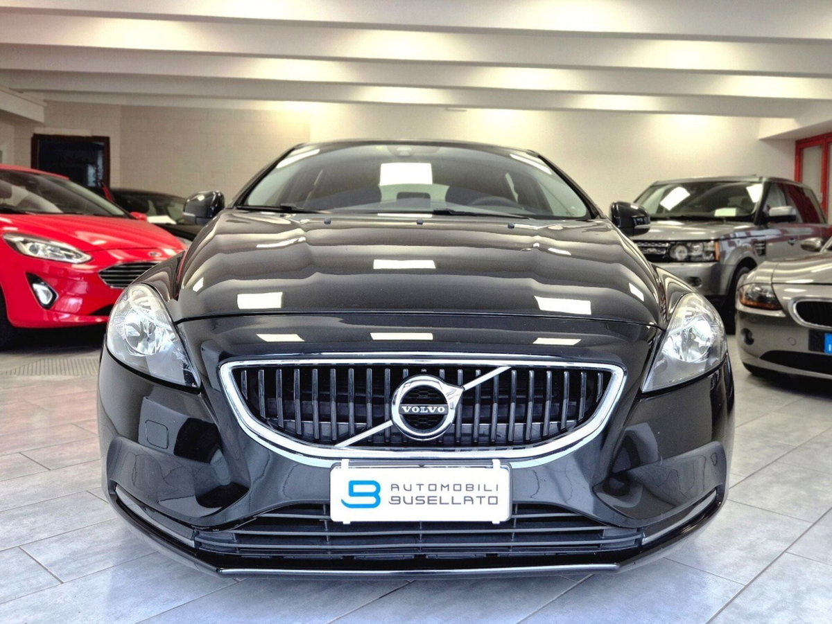 Volvo V40 D2 Business (2)