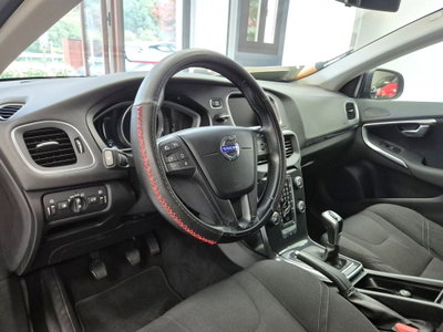 Volvo V40 D2 Business (5)
